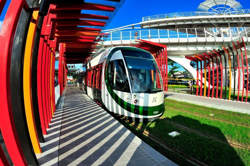 麗登汽車旅館 Kaohsiung Dış mekan fotoğraf